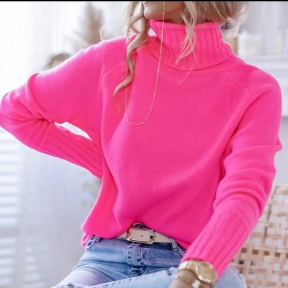 Pink slightly stretchy pink turtleneck sweater - Picture 3 of 4